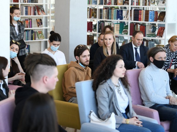 Ильсур Метшин на встрече с молодежью: &laquo;Сегодня мы хотим услышать, какую Казань вы хотите видеть&raquo;