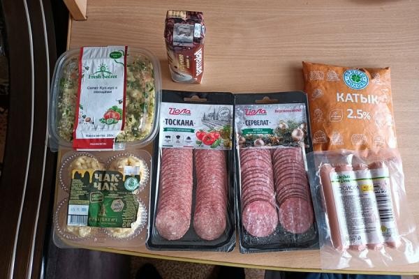 «Потому что есть хочется!»: торговцы просрочкой на «нищем» рынке Казани спасают покупателей от голода «Потому что есть хочется!»: торговцы просрочкой на «нищем» рынке Казани спасают покупателей от голода