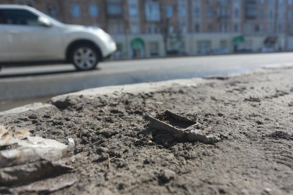 &laquo;Не убрали, а украли&raquo;: куда исчезают заборы с казанских улиц?