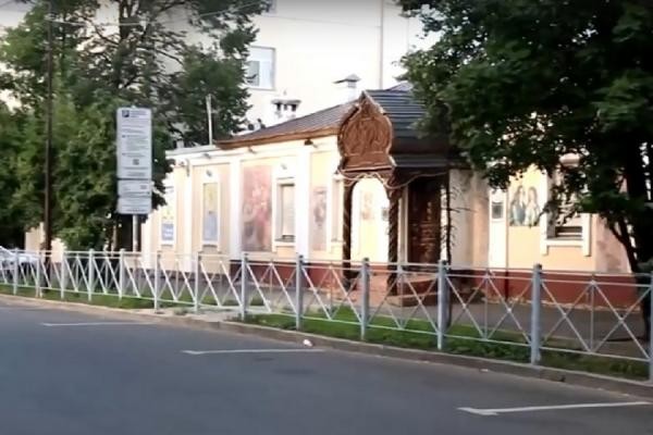 &laquo;Фигачат куда попало&raquo;: &laquo;зазаборенная&raquo; Казань возмущает и пешеходов, и водителей