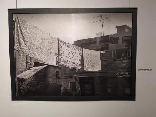 Очаровательное захолустье: выставка, посвященная Казани и Свияжску 90-х, пробирает до слез