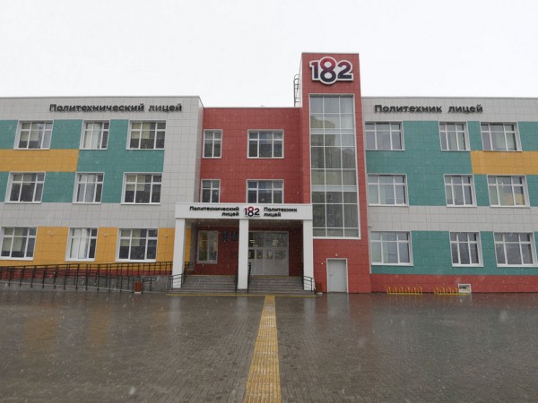 Первый раз в первый класс: в Казани началась приемная кампания по зачислению детей в школы