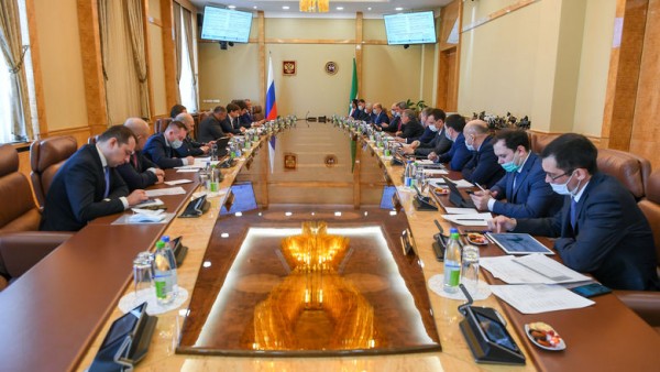 Минниханов и Бокарев обсудили проект беспилотного движения в метро Казани