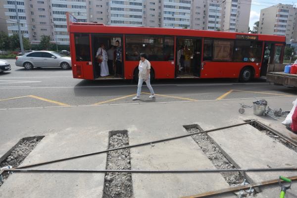 &laquo;Фигачат куда попало&raquo;: &laquo;зазаборенная&raquo; Казань возмущает и пешеходов, и водителей