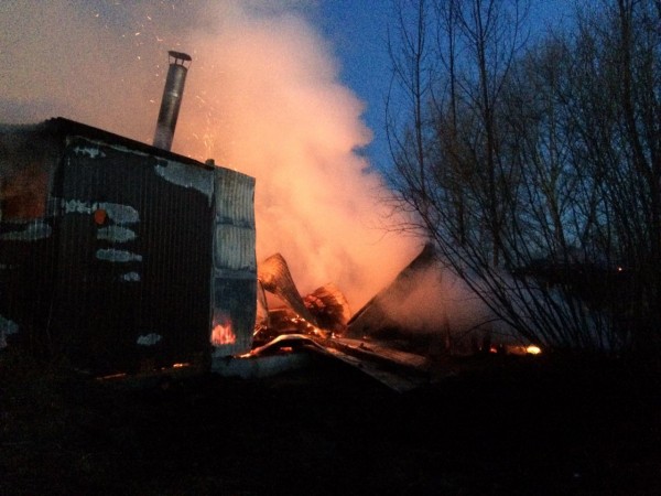 Ночью в Казани вспыхнуло кафе (ФОТО)