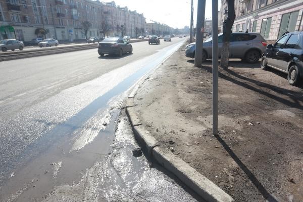 &laquo;Не убрали, а украли&raquo;: куда исчезают заборы с казанских улиц?