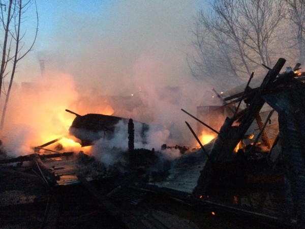 Ночью в Казани вспыхнуло кафе (ФОТО)