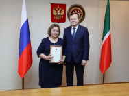 Главный федеральный инспектор по РТ вручил сотрудникам МВД Татарстана Благодарственные письма Полномочного представителя Президента РФ в ПФО