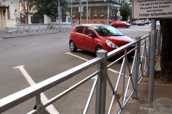 &laquo;Фигачат куда попало&raquo;: &laquo;зазаборенная&raquo; Казань возмущает и пешеходов, и водителей
