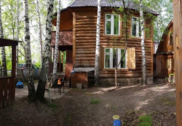 Дворцы и хибары: казанцам предлагают снять дачу за 590 тыс. рублей в месяц Дворцы и хибары: казанцам предлагают снять дачу за 590 тыс. рублей в месяц