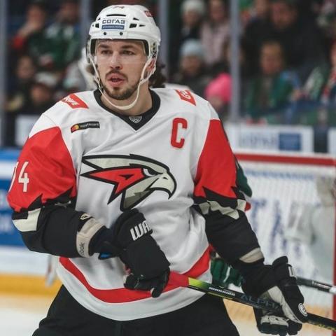 Капитана «Авангарда» в тяжелом состоянии готовят к перевозке из РКБ в Москву Капитана «Авангарда» в тяжелом состоянии готовят к перевозке из РКБ в Москву