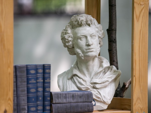 &laquo;Книга-фест&raquo; в Казани: мастер-классы, встречи с писателями и литературный квест