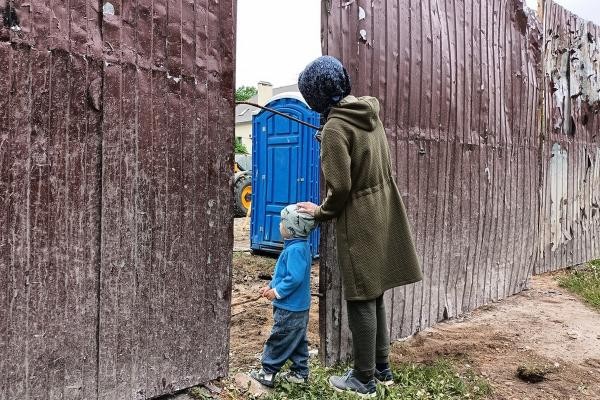 &laquo;Раскурочили на глазах у детей!&raquo;: жители казанского поселка винят в сносе детской площадки &laquo;удащливых&raquo;