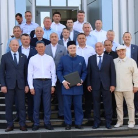 Главы районов Татарстана обсудили вопросы сохранения и развития татарского языка Главы районов Татарстана обсудили вопросы сохранения и развития татарского языка