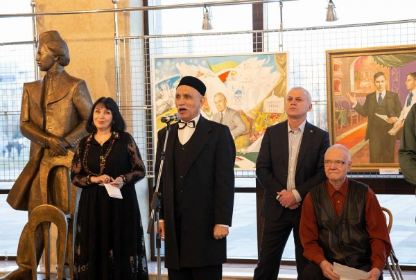 В театре Камала открылась выставка художника Валерия Скобеева (ФОТО)