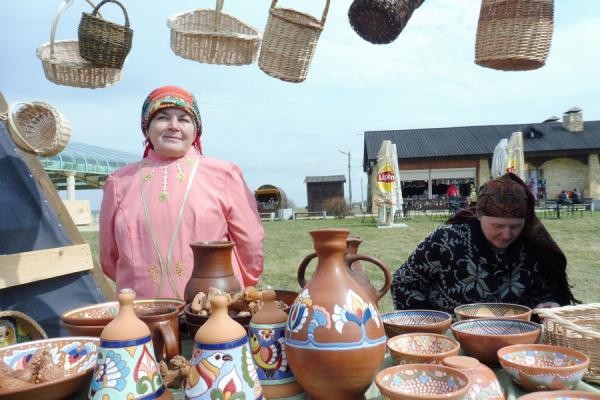 &laquo;Чак-чай&raquo; на Первомай: в Болгаре в честь открытия туристического сезона съели полтонны сладкого лакомства