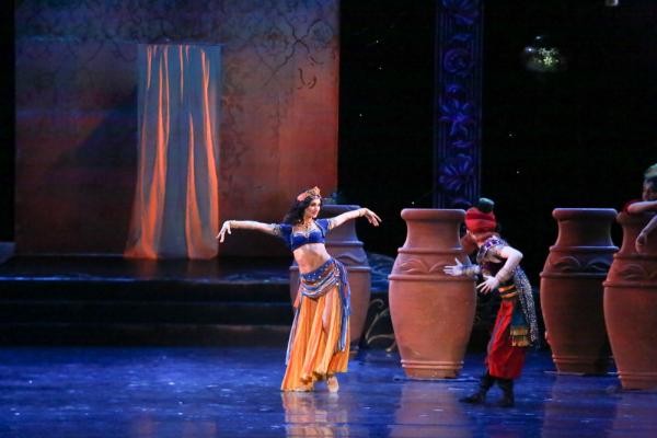 Какая такая восточная любовь?.. Шахерезада и царевна Будур усладили зрителей Нуриевского в Казани