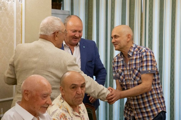 Равиль Ахметшин встретился с актерами Театра Камала (ФОТО)