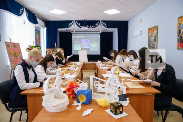 Марат Ахметов посетил Казанский техникум народных художественных промыслов (ФОТО)