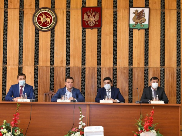 И.Метшин представил нового главу администрации Авиастроительного и Ново-Савиновского районов