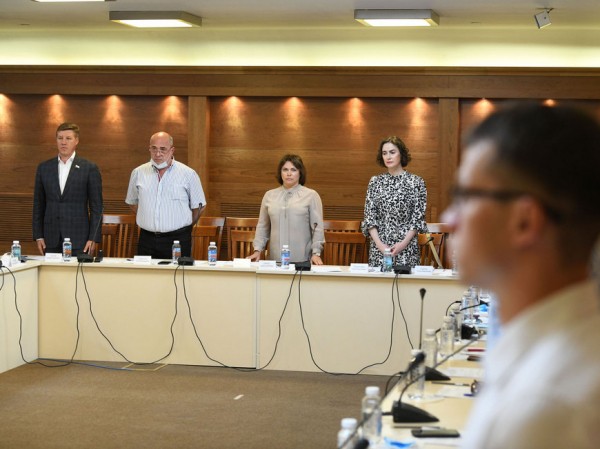 Депутаты Казгордумы обсудили вопросы обеспечения безопасности в образовательных учреждениях города