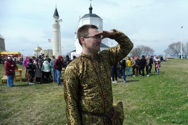 &laquo;Чак-чай&raquo; на Первомай: в Болгаре в честь открытия туристического сезона съели полтонны сладкого лакомства