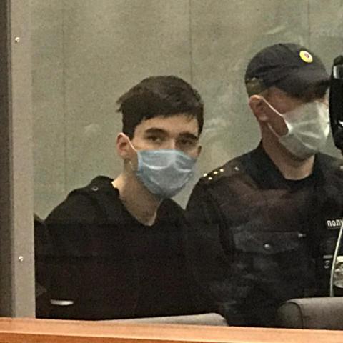Суд отправил казанца, устроившего стрельбу в школе, на два месяца в СИЗО Суд отправил казанца, устроившего стрельбу в школе, на два месяца в СИЗО