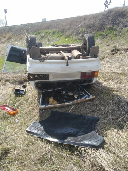 В Татарстане водитель погиб, перелетев на машине через железную дорогу (ФОТО) 