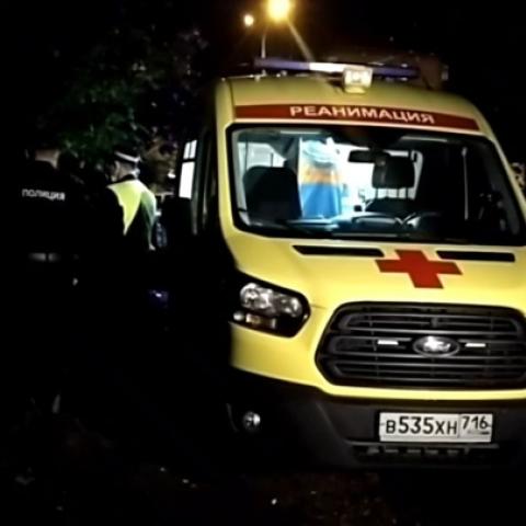 Мужчина с ножом напал на молодую пару с ребенком в Казани