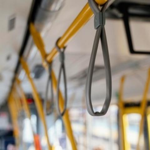 Нетрезвый мужчина угнал большой пассажирский автобус в Челнах. На нем он отправился домой