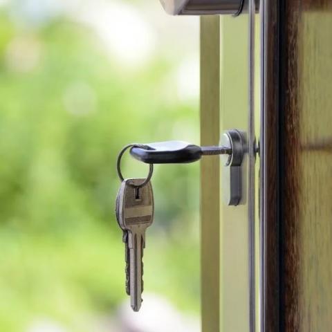 Многодетная мать выиграла в лотерею квартиру и тут же потеряла ее