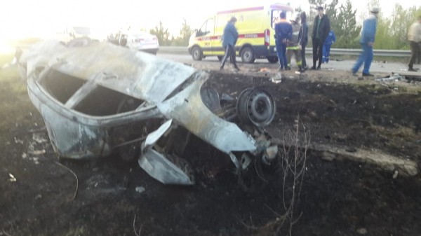 Двое маленьких детей и двое взрослых погибли в ДТП на трассе в Татарстане (ФОТО)