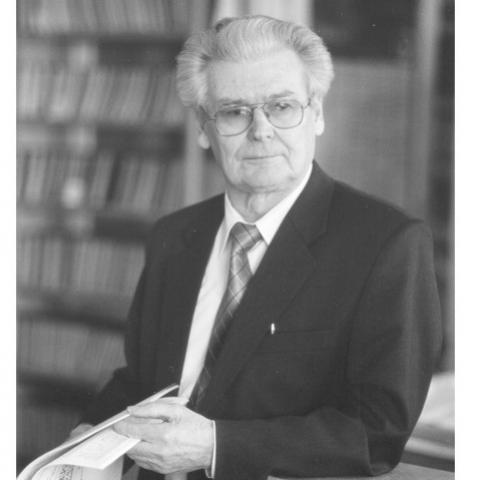 Скончался экс-ректор КГУ Александр Коновалов