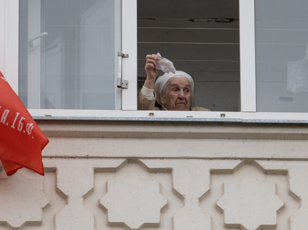 В честь предстоящего Дня Победы по казанским улицам проехалась военная техника В честь предстоящего Дня Победы по казанским улицам проехалась военная техника