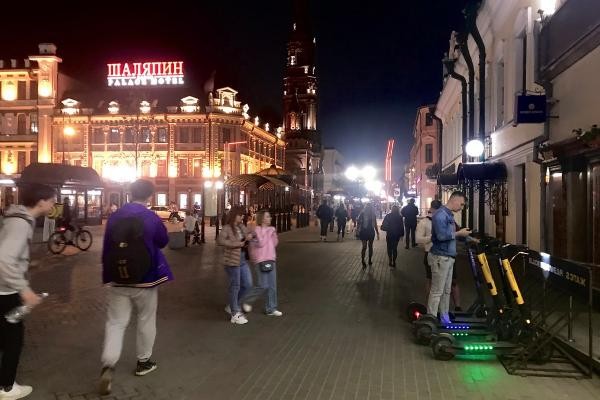 &laquo;Здесь движуха, отвечаю!&raquo;: когда Казань засыпает, улица Баумана просыпается