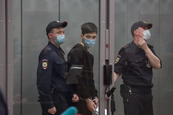 &laquo;Почему вы улыбаетесь?&raquo;: расстрелявший детей и учителей в казанской школе признает вину, но не раскаивается