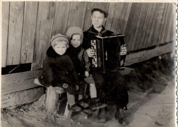 4 июля основателю и дирижеру оркестра Анатолию Шутикову исполняется 75 лет (УНИКАЛЬНЫЕ ФОТОГРАФИИ) 4 июля основателю и дирижеру оркестра Анатолию Шутикову исполняется 75 лет (УНИКАЛЬНЫЕ ФОТОГРАФИИ)