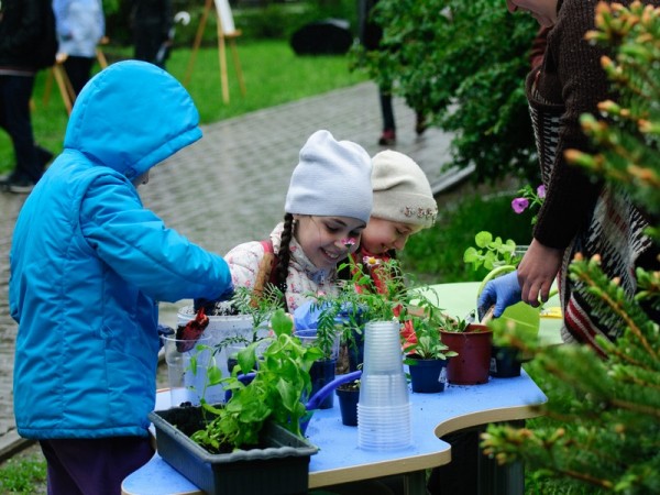 Афиша Казани на первый летний уикенд: узнать историю денима и станцевать на Пушкинском балу