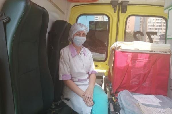 &laquo;Жить-то хочется!&raquo;: одни казанцы предпочли вакцинацию дискриминации, другие пытаются подкупить врачей 