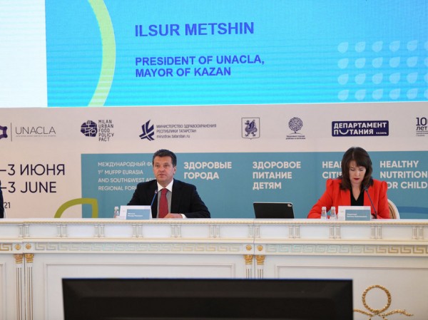 И.Метшин: «Мы одними из первых в России обеспечили бесплатным горячим питанием всю начальную школу» И.Метшин: «Мы одними из первых в России обеспечили бесплатным горячим питанием всю начальную школу»