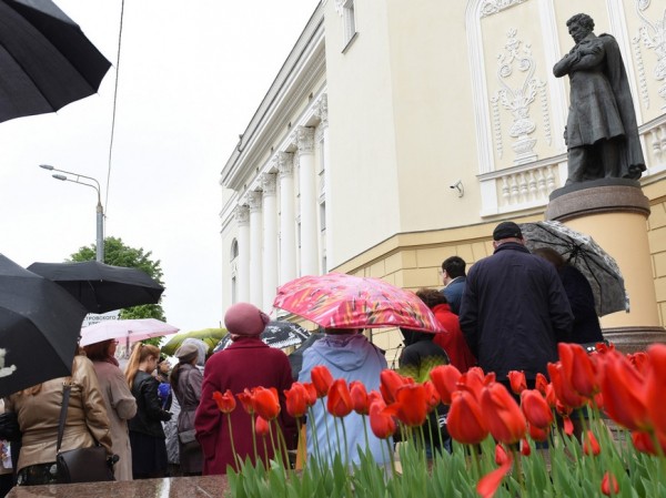Афиша Казани на первый летний уикенд: узнать историю денима и станцевать на Пушкинском балу