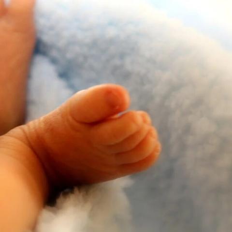 Трехмесячный ребенок погиб в коляске от перегрева на солнце