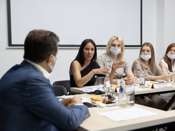 И.Метшин: &laquo;Вашу ношу никто не понесет, но в этой дороге мы хотим быть рядом&raquo;