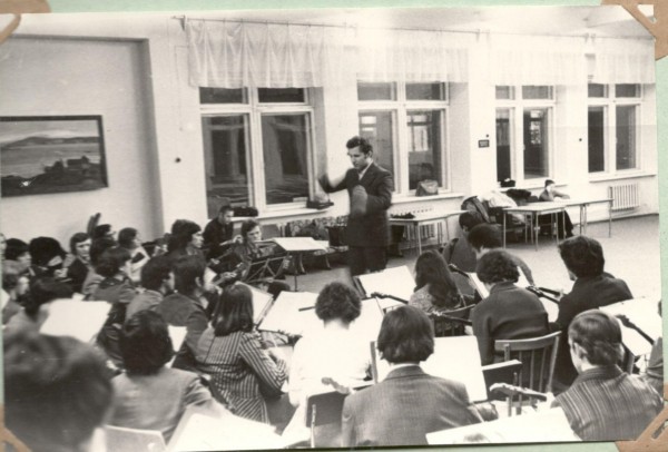 4 июля основателю и дирижеру оркестра Анатолию Шутикову исполняется 75 лет (УНИКАЛЬНЫЕ ФОТОГРАФИИ) 4 июля основателю и дирижеру оркестра Анатолию Шутикову исполняется 75 лет (УНИКАЛЬНЫЕ ФОТОГРАФИИ)