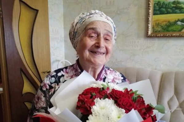 Ветеран из Набережных Челнов отметила 90-летие Ветеран из Набережных Челнов отметила 90-летие