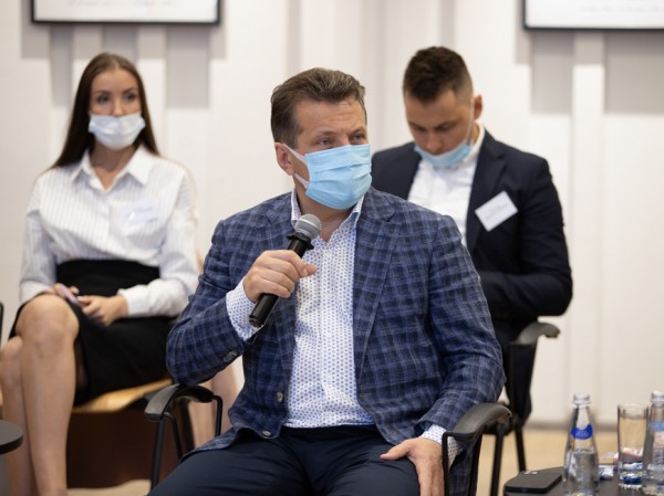 На встрече с предпринимателями Ильсур Метшин объявил о запуске городских грантов для стартапов На встрече с предпринимателями Ильсур Метшин объявил о запуске городских грантов для стартапов