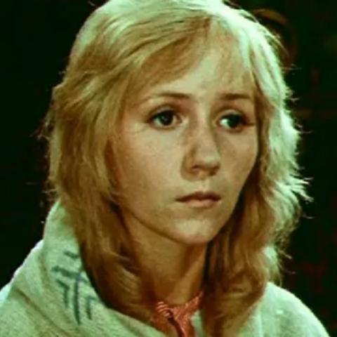 Умерла актриса, сыгравшая падчерицу в фильме «12 месяцев» Умерла актриса, сыгравшая падчерицу в фильме «12 месяцев»