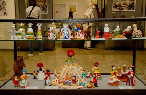 В Национальном музее до конца июня открыта выставка &laquo;Живёт в народе красота: русское декоративно-прикладное искусство&raquo;