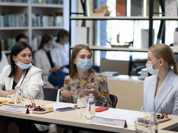 И.Метшин: &laquo;Вашу ношу никто не понесет, но в этой дороге мы хотим быть рядом&raquo;