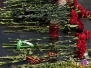 Полицейские зажгли свечи в память о погибших в Великой Отечественной войне  и возложили цветы к Вечному огню